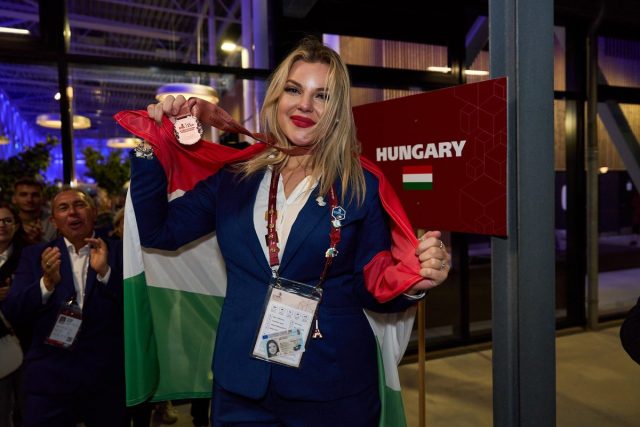 Hegyi Eszter